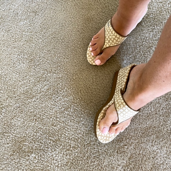 Coach sandals color cream and brown - Picture 4 of 10